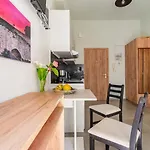 Punto Central Home In Heraklio City